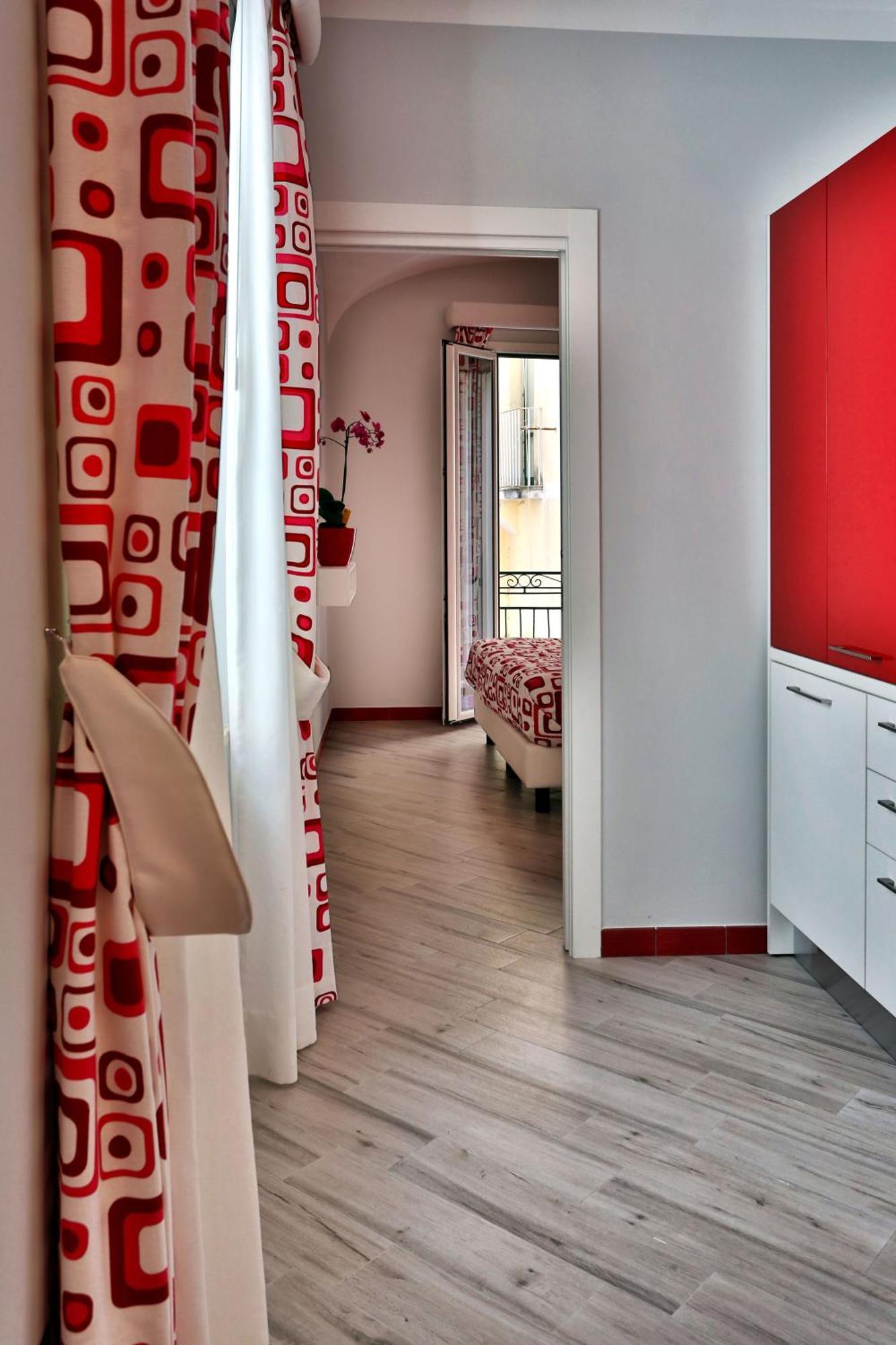 Amalfi Apartments Design Centro Storico Стая снимка