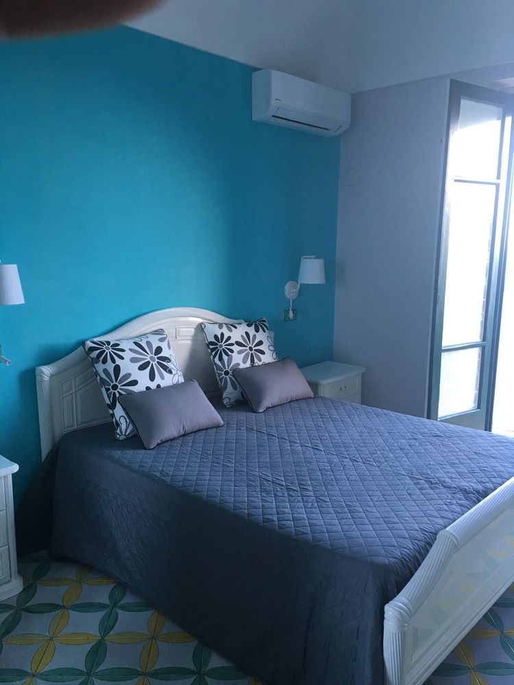 Amalfi Apartments Design Centro Storico Екстериор снимка